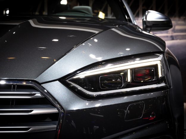 Audi Emblemhalterung auf einem Kühlergrill als Markenbenutzung Audi Emblemhalterung auf einem Kühlergrill als Markenbenutzung